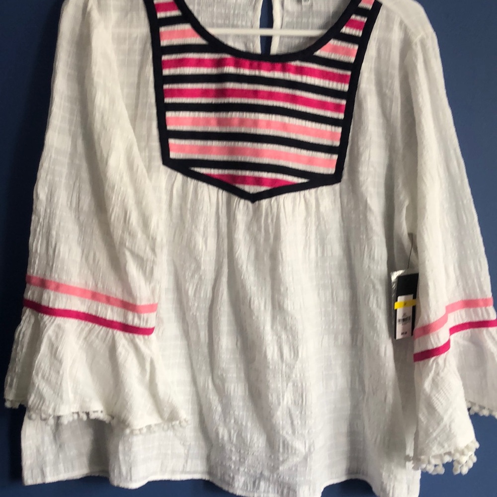 NWT women’s Crown & Ivy Tunic size M Blouse
